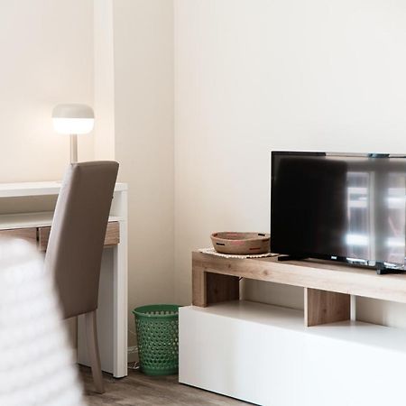 Lovely Suite With Private Parking In Como Eksteriør bilde