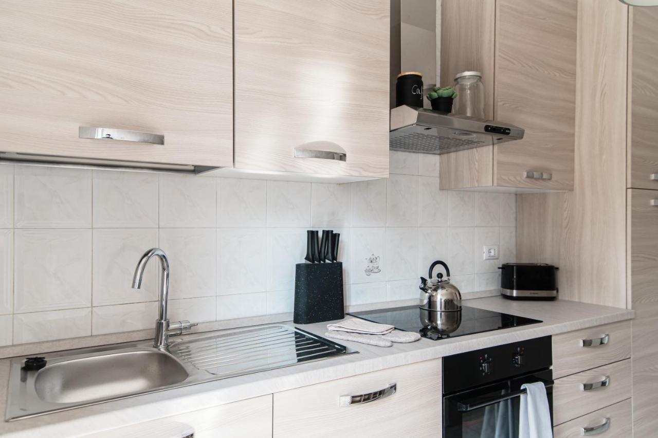 Lovely Suite With Private Parking In Como Eksteriør bilde