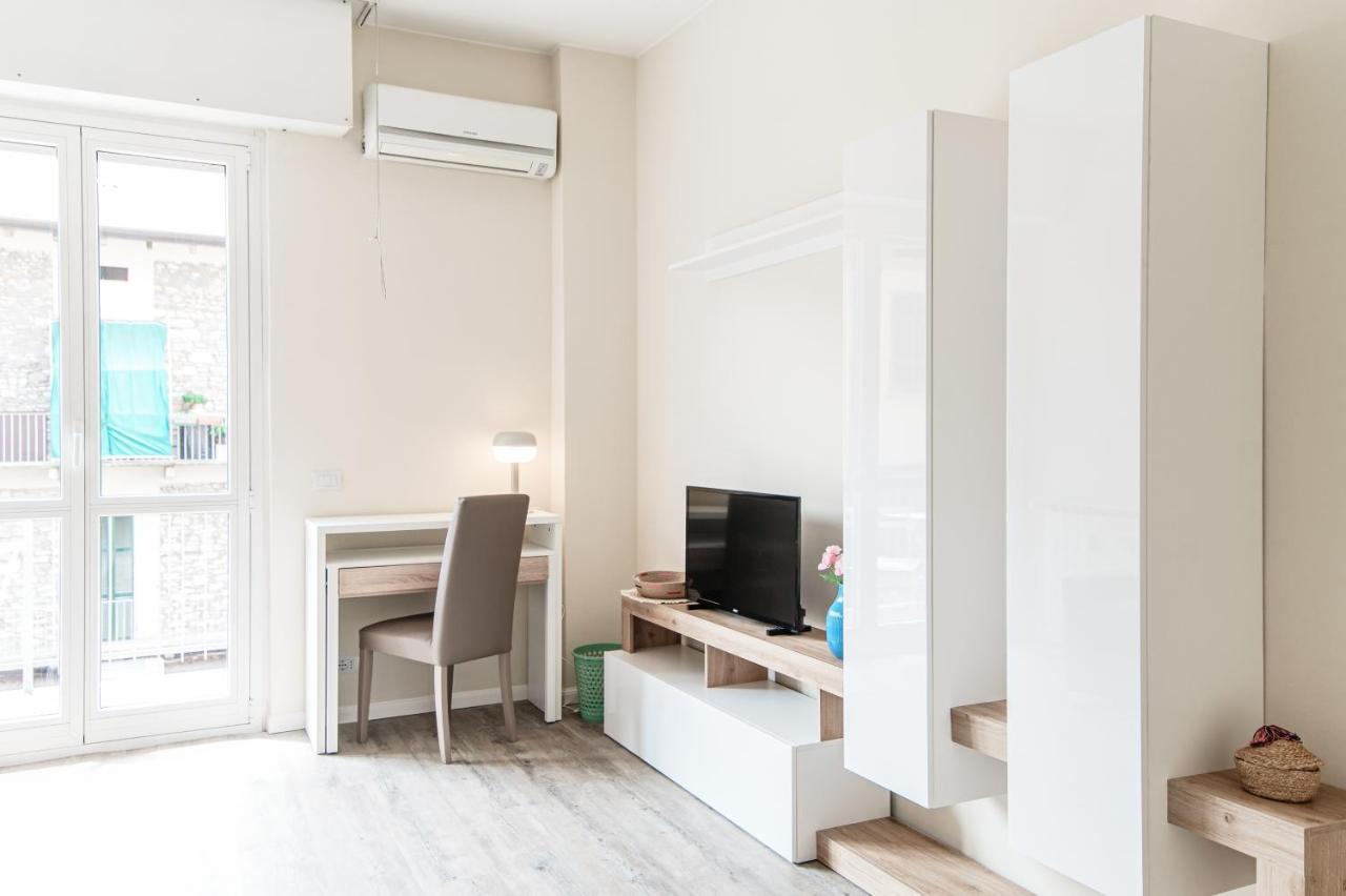 Lovely Suite With Private Parking In Como Eksteriør bilde