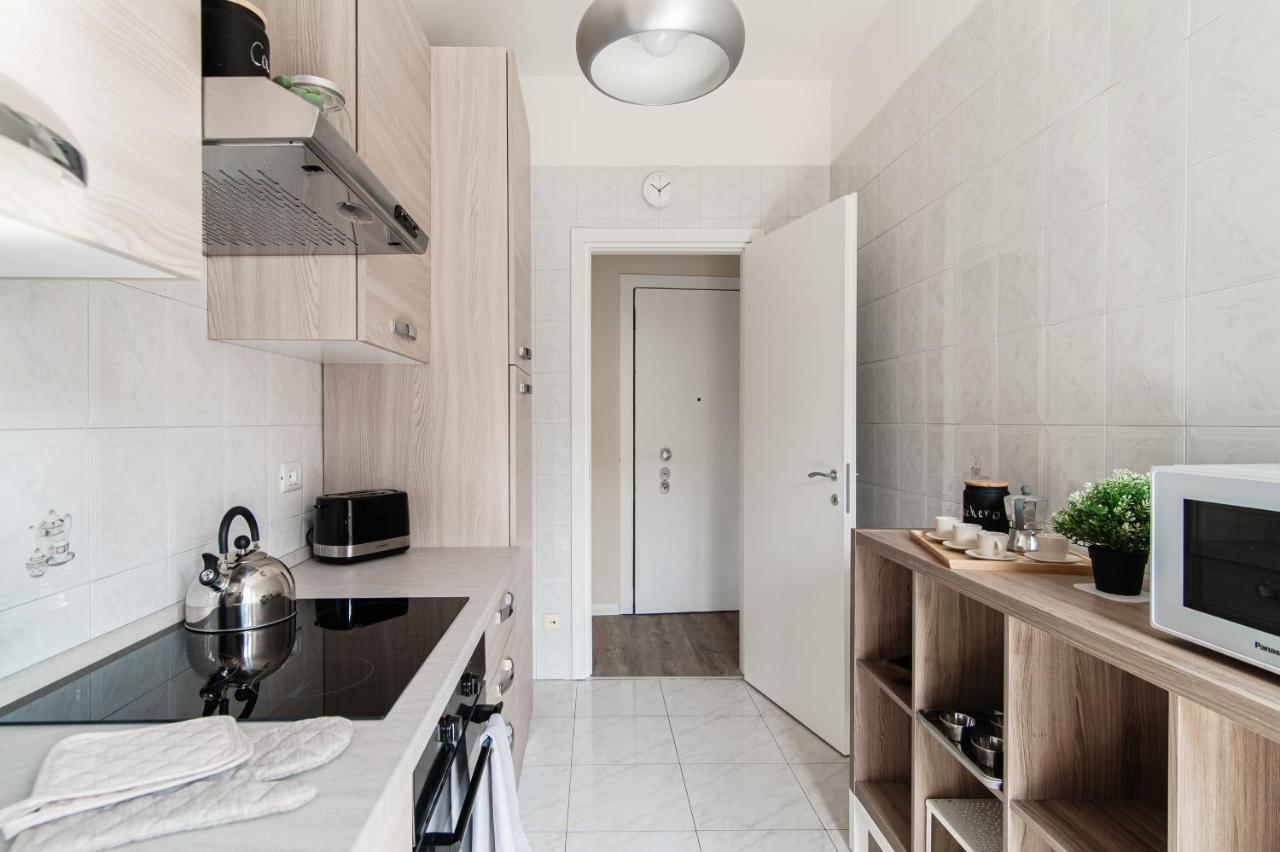 Lovely Suite With Private Parking In Como Eksteriør bilde